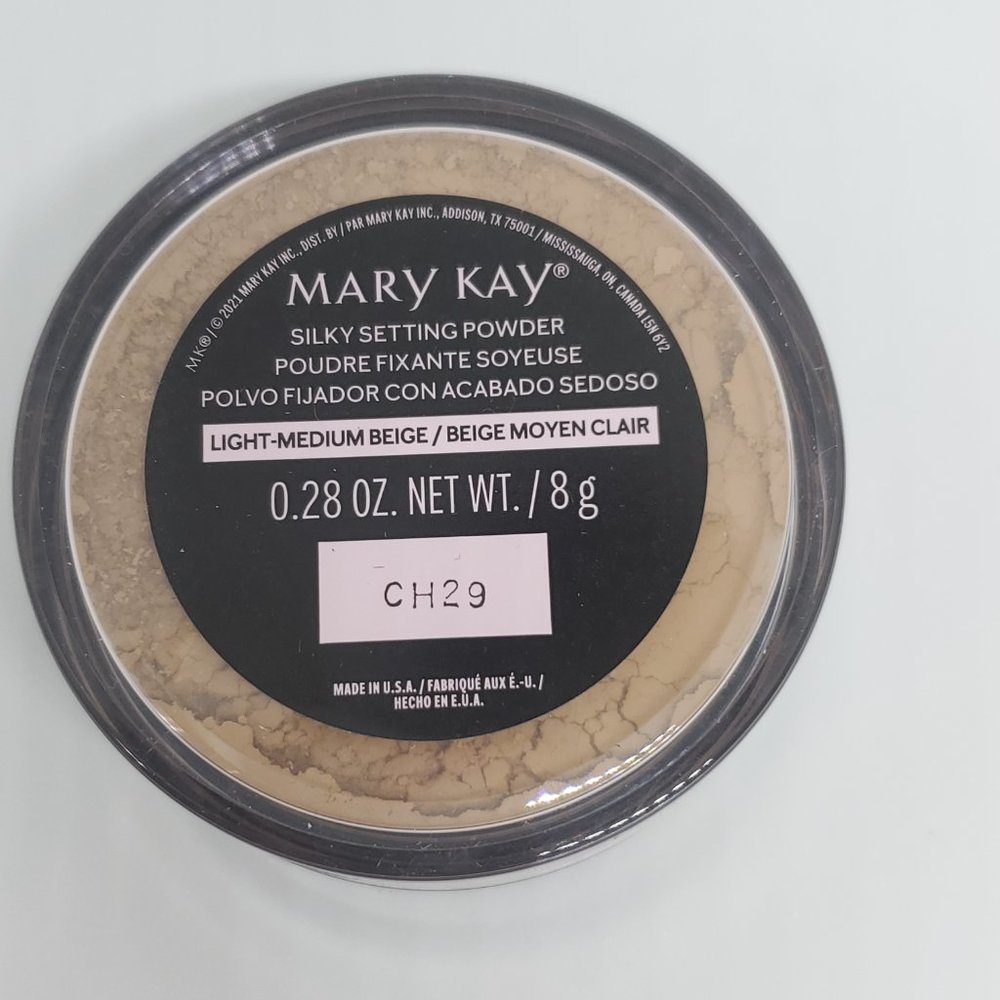 Light-Medium Beige Silky Setting Powder - Mary Kay - NIB